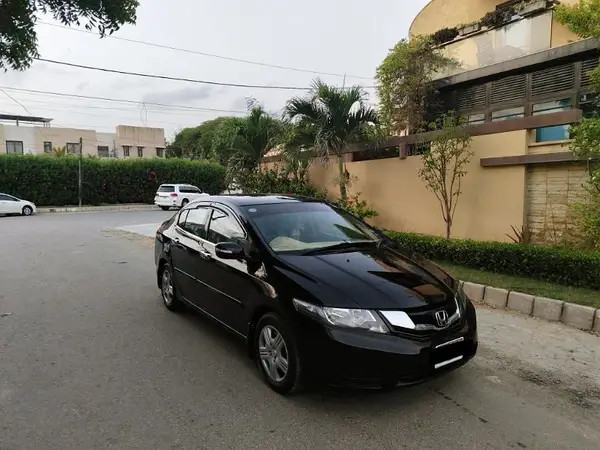 honda-city-ivtec-prismatic-model-2018-black-beauty-only-46000-kms-done-big-1