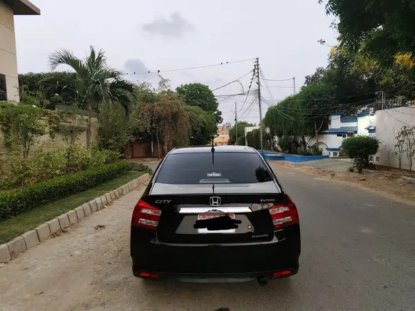 honda-city-ivtec-prismatic-model-2018-black-beauty-only-46000-kms-done-big-3