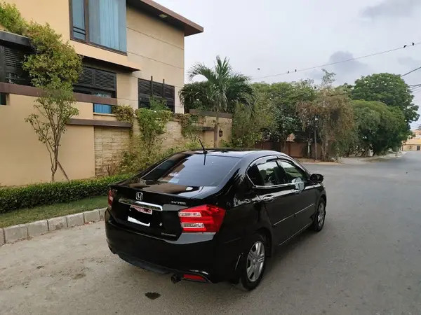 honda-city-ivtec-prismatic-model-2018-black-beauty-only-46000-kms-done-big-8