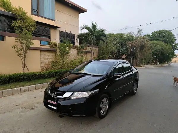 honda-city-ivtec-prismatic-model-2018-black-beauty-only-46000-kms-done-big-2