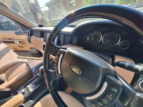 range-rover-vogue-2004-model-big-1