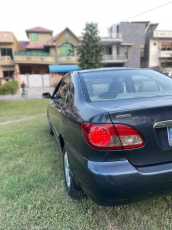 toyota-corolla-altis-x-manual-16-big-5