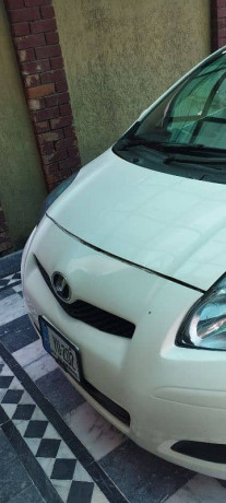 toyota-vitz-f-10-big-2