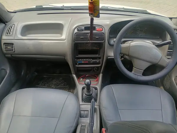 suzuki-baleno-1999-big-4
