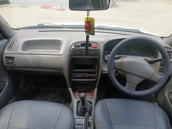 suzuki-baleno-1999-big-3