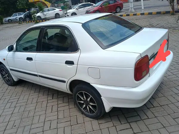 suzuki-baleno-1999-big-10