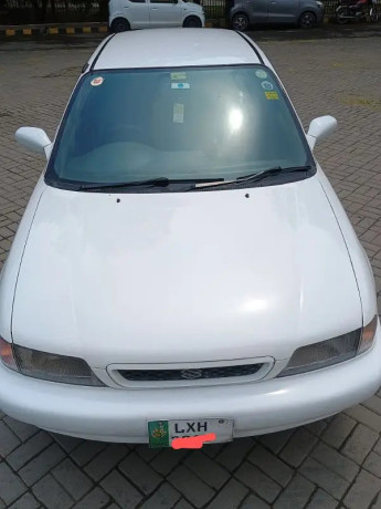 suzuki-baleno-1999-big-13