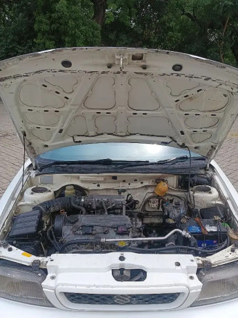 suzuki-baleno-1999-big-2