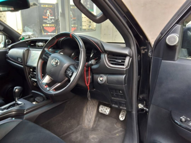 toyota-fortuner-gr-s-big-3