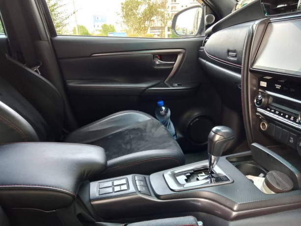 toyota-fortuner-gr-s-big-4