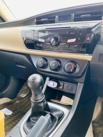 toyota-corolla-altis-x-manual-16-big-4