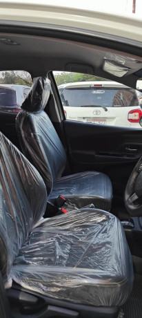 toyota-vitz-10f-safety-edition-iii-big-6