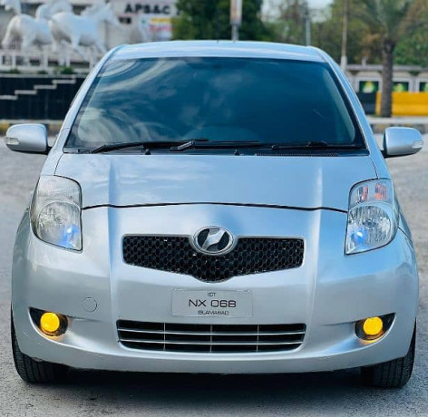 toyota-vitz-f-13-big-0