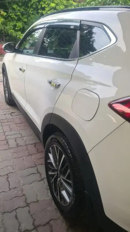 hyundai-tucson-awd-big-0