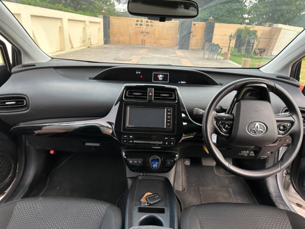 prius-2020-big-2