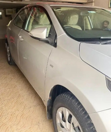toyota-corolla-gli-2016-automatic-2017-registered-silver-big-1