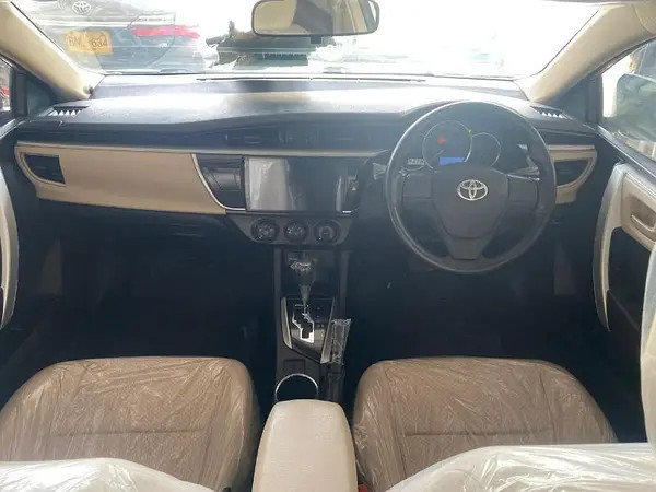 toyota-corolla-gli-2016-automatic-2017-registered-silver-big-4