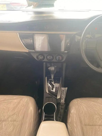 toyota-corolla-gli-2016-automatic-2017-registered-silver-big-5