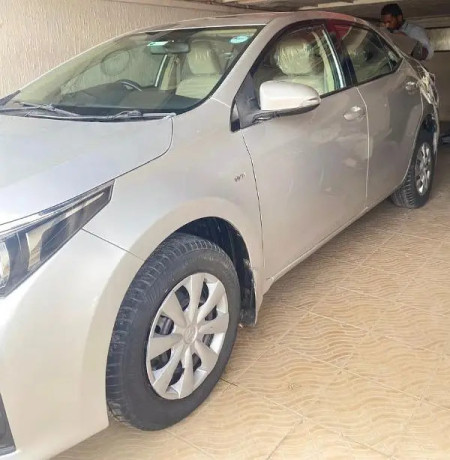 toyota-corolla-gli-2016-automatic-2017-registered-silver-big-2