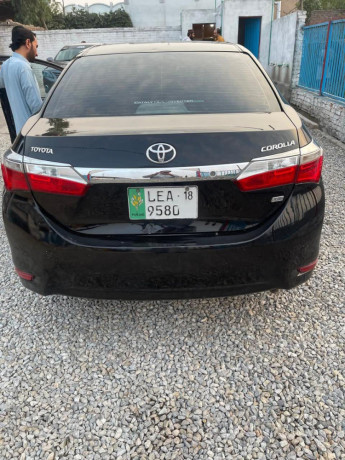 toyota-corolla-altis-x-manual-16-big-4