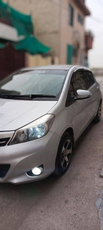 toyota-vitz-f-10-big-1