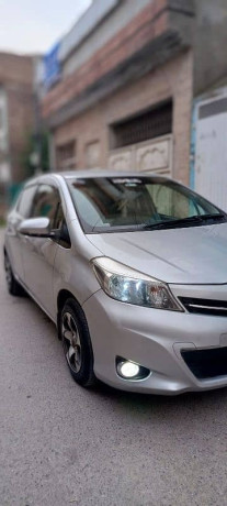 toyota-vitz-f-10-big-2