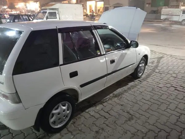 suzuki-cultus-vxr-2013-big-6