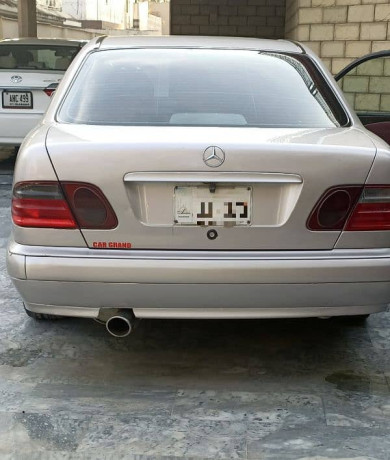 mercedes-benz-e-class-estate-e-200-big-1