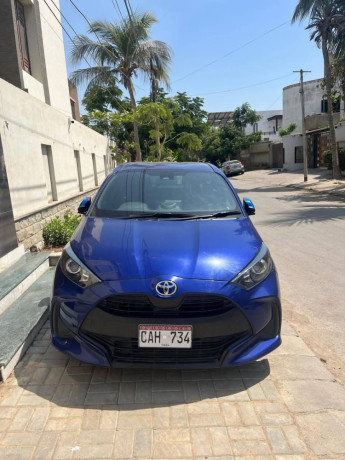 toyota-yaris-hatchback-g-big-0