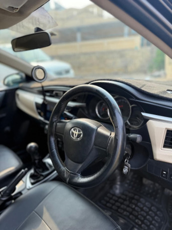 toyota-corolla-altis-x-manual-16-big-2