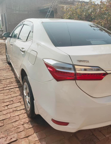 toyota-corolla-altis-x-manual-16-big-2