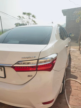 toyota-corolla-altis-x-manual-16-big-3
