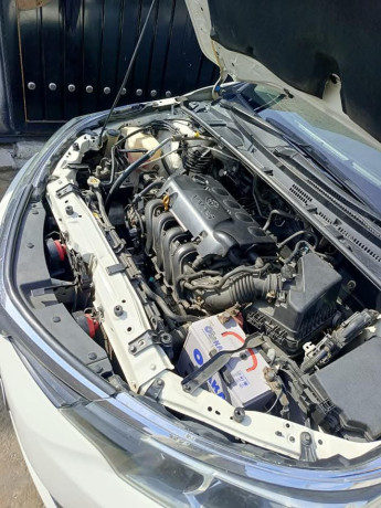 toyota-corolla-altis-x-manual-16-big-7