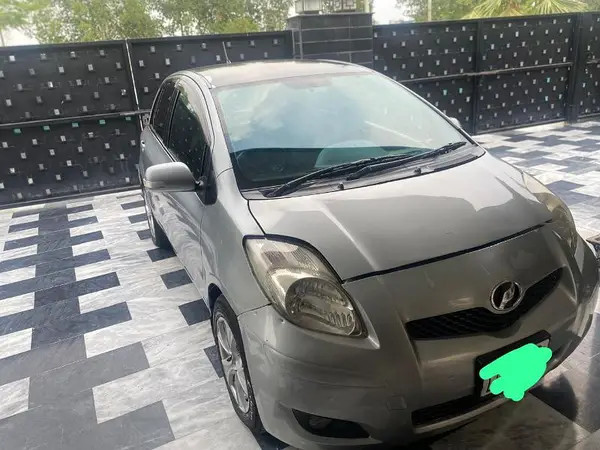 toyota-vitz-f-10-big-1