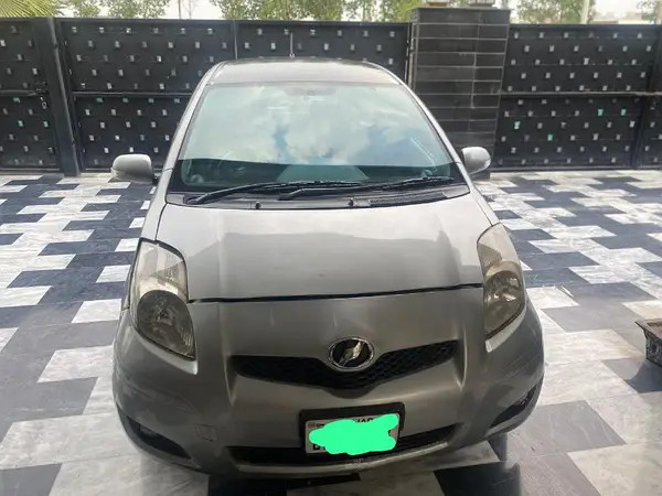 toyota-vitz-f-10-big-2