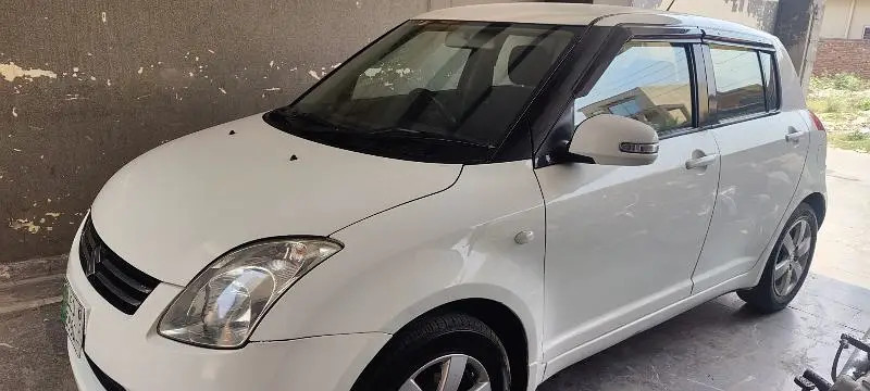 suzuki-swift-2018-13-dlx-navigation-big-0