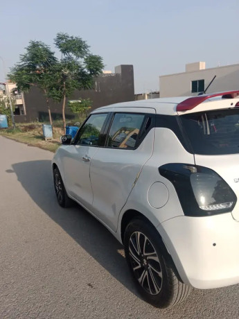 suzuki-swift-glx-cvt-2022-big-13