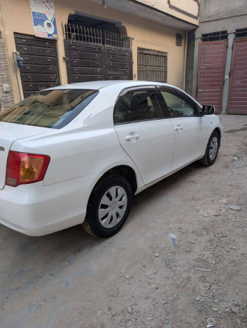 toyota-corolla-axio-x-15-big-0
