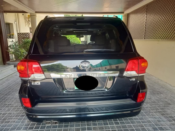toyota-land-cruiser-zx-gasoline-35l-big-2