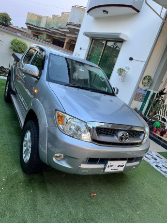 toyota-hilux-revo-g-28-big-0