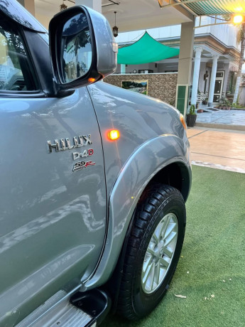 toyota-hilux-revo-g-28-big-4