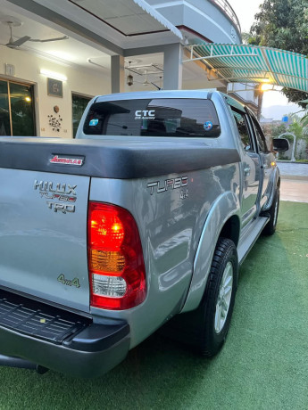 toyota-hilux-revo-g-28-big-14