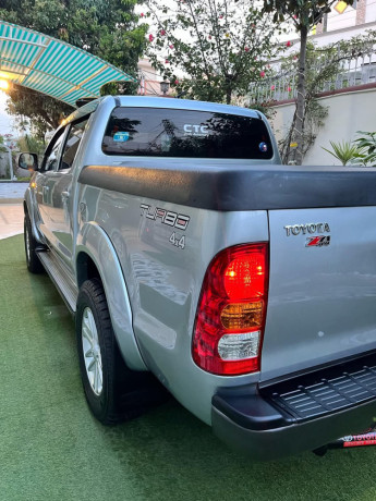 toyota-hilux-revo-g-28-big-6