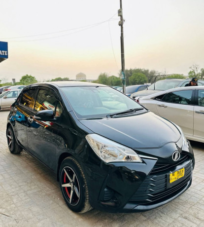 toyota-vitz-10f-safety-edition-iii-big-0
