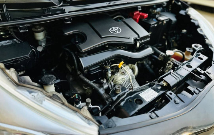 toyota-vitz-10f-safety-edition-iii-big-2