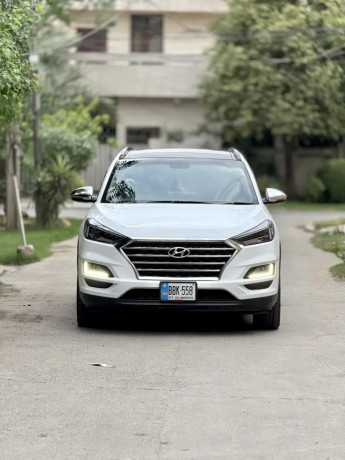 hyundai-tucson-awd-b-to-b-genuine-big-0