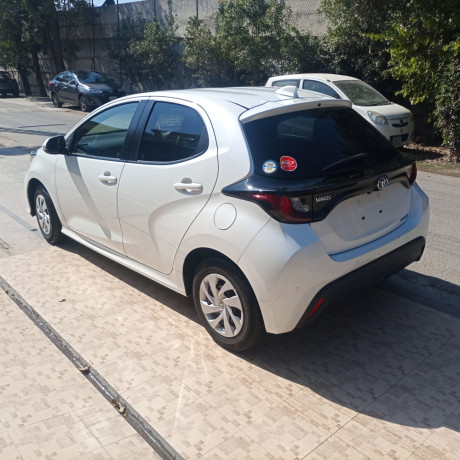 toyota-yaris-hatchback-big-4