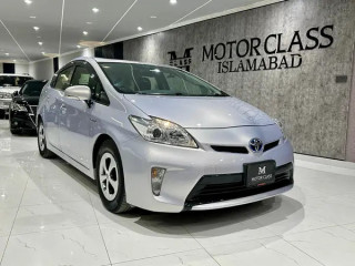 toyota-prius-2014