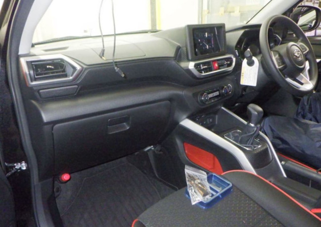 daihatsu-rocky-big-3