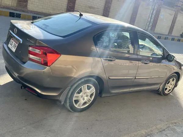 honda-city-ivtec-2017-18-big-4